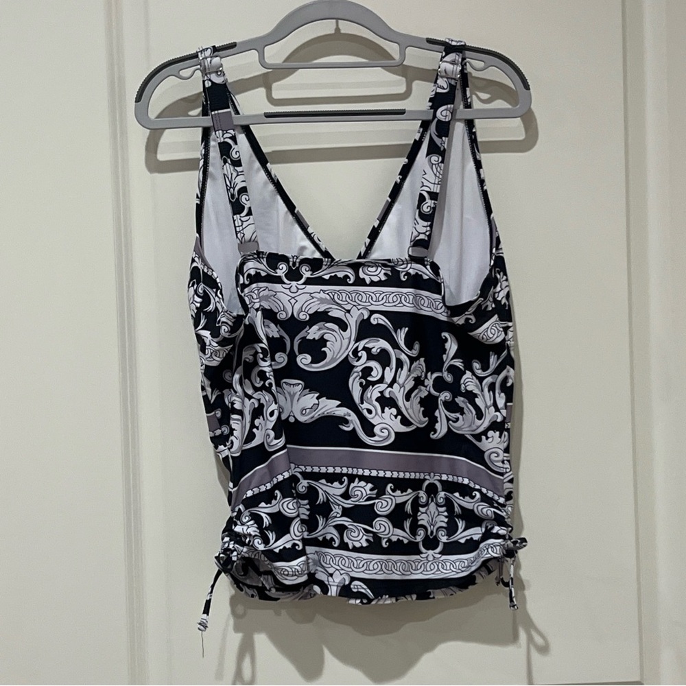 Women’s Black and White Fitted Crossed Front Swim Tankini Top size XL - Picture 2 of 10